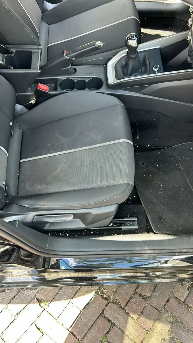 Autostoel vóór dieptereiniging