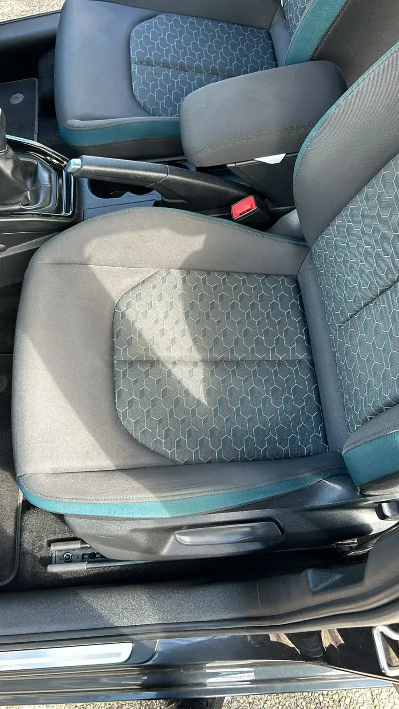 Schone autostoel na SuperReiniging behandeling